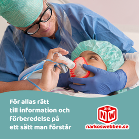 En flicka ligger på ett operationsbord med en andningsmask över ansiktet. Hon tittar på en sjuksköterska som sitter bakom henne.